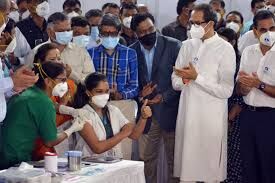 മഹാരാഷ്ട്രയില്‍ കൊവിഡ് വാക്‌സിന്‍ കുത്തിവയ്പ് തിങ്കളാഴ്ച വരെ നിര്‍ത്തിവച്ചു