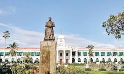 അഞ്ച് വര്‍ഷം കൊണ്ട് സംസ്ഥാനത്തിന്റെ സാമ്പത്തിക ബാധ്യത 70 ശതമാനം വര്‍ധിച്ചു: സിഎജി