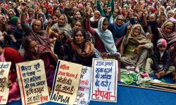 കര്ഷകപ്രക്ഷോഭം: കേന്ദ്രസര്ക്കാരും കര്ഷകരും തമ്മില് ഇന്ന് നടത്താനിരുന്ന ചര്ച്ച മാറ്റി കര്ഷകപ്രക്ഷോഭം: കേന്ദ്രസര്ക്കാരും കര്ഷകരും തമ്മില് ഇന്ന് നടത്താനിരുന്ന ചര്ച്ച മാറ്റി