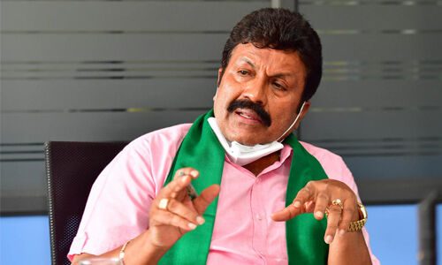 ആത്മഹത്യ ചെയ്യുന്ന കര്‍ഷകര്‍ മാനസിക പ്രശ്‌നമുള്ളവര്‍; വിവാദപ്രസ്താവനയുമായി കര്‍ണാടക കൃഷി മന്ത്രി