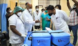 പരീക്ഷണ ഘട്ടത്തിലുള്ള വാക്സിന് വിതരണം ചെയ്യുന്നതില് ആശങ്കയെന്ന് കര്ണാടകയിലെ ഡോക്ടര്മാര് പരീക്ഷണ ഘട്ടത്തിലുള്ള വാക്സിന് വിതരണം ചെയ്യുന്നതില് ആശങ്കയെന്ന് കര്ണാടകയിലെ ഡോക്ടര്മാര്