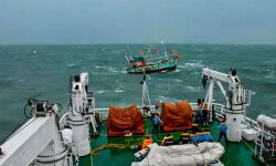 ശ്രീലങ്കന്‍ നാവികസേനയുടെ കപ്പലുമായി കൂട്ടിയിടിച്ച് ഇന്ത്യന്‍ മല്‍സ്യബന്ധന ബോട്ട് മുങ്ങി