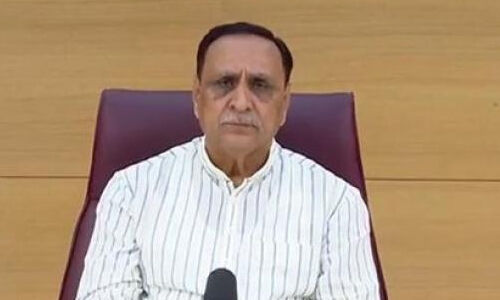 പോലിസുകാരുടെ യൂണിഫോമില്‍ കാമറ ഘടിപ്പിക്കുമെന്ന് ഗുജറാത്ത് മുഖ്യമന്ത്രി