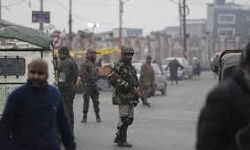 കശ്മീരില്‍ ഇന്റര്‍നെറ്റ് സേവനം റദ്ദാക്കി