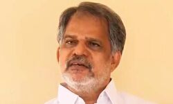 ഉമ്മന്ചാണ്ടിയും ചെന്നിത്തലയും പാണക്കാട്ടെത്തിയത് മതമൗലികവാദി കൂട്ടുകെട്ടിന്: എ വിജയരാഘവന് ഉമ്മന്ചാണ്ടിയും ചെന്നിത്തലയും പാണക്കാട്ടെത്തിയത് മതമൗലികവാദി കൂട്ടുകെട്ടിന്: എ വിജയരാഘവന്