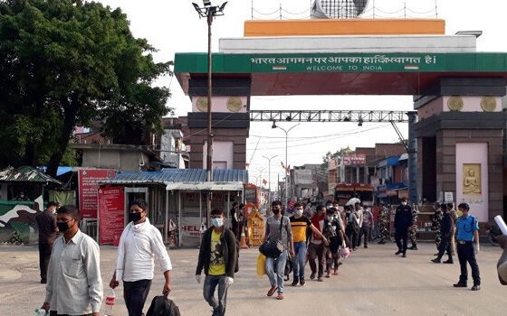 കൊവിഡ്: മാസങ്ങള്ക്കു ശേഷം നേപ്പാള്- ഇന്ത്യ അതിര്ത്തി തുറന്നു കൊവിഡ്: മാസങ്ങള്ക്കു ശേഷം നേപ്പാള്- ഇന്ത്യ അതിര്ത്തി തുറന്നു