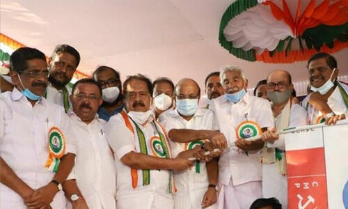 ഐശ്വര്യ കേരളയാത്രയ്ക്ക് തുടക്കമായി; കേരളം ഭരിക്കുന്നത് അധോലോക സര്‍ക്കാരെന്ന് ചെന്നിത്തല