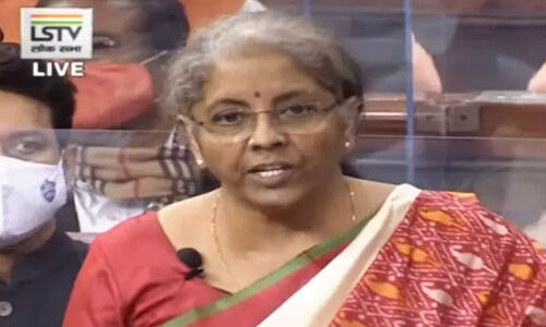 കേന്ദ്ര ബജറ്റ് 2021-22: ബജറ്റ് അവതരണത്തിനിടെ പ്രതിപക്ഷ ബഹളം