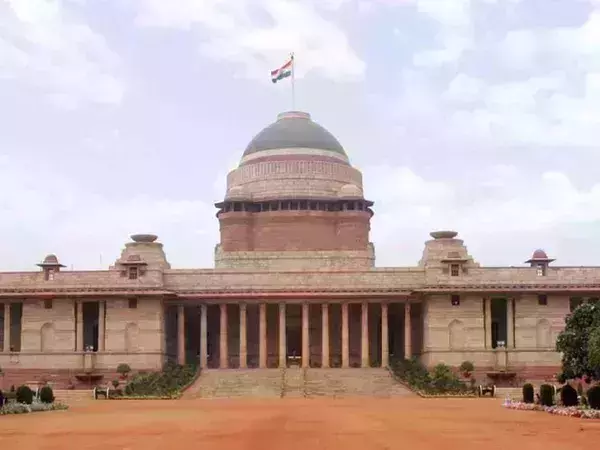 11 മാസങ്ങള്ക്കു ശേഷം രാഷ്ട്രപതി ഭവന് സന്ദര്ശകര്ക്കായി തുറന്നുകൊടുക്കുന്നു 11 മാസങ്ങള്ക്കു ശേഷം രാഷ്ട്രപതി ഭവന് സന്ദര്ശകര്ക്കായി തുറന്നുകൊടുക്കുന്നു