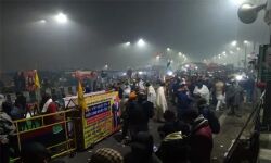 കേന്ദ്രത്തിന്റെ അടിച്ചമര്‍ത്തലുകള്‍ ഫലം കാണുന്നില്ല; സമരഭൂമിയിലേയ്ക്ക് കര്‍ഷകരുടെ ഒഴുക്ക് തുടരുന്നു