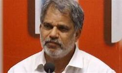 പാണക്കാട് വിവാദ പരാമര്ശം: വിജയരാഘവനെ തിരുത്തി പാര്ട്ടി പാണക്കാട് വിവാദ പരാമര്ശം: വിജയരാഘവനെ തിരുത്തി പാര്ട്ടി