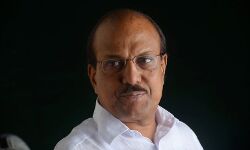 വീണ്ടും കേരള രാഷ്ട്രീയത്തിലേക്ക്; കുഞ്ഞാലിക്കുട്ടി എംപി സ്ഥാനം രാജിവച്ചു വീണ്ടും കേരള രാഷ്ട്രീയത്തിലേക്ക്; കുഞ്ഞാലിക്കുട്ടി എംപി സ്ഥാനം രാജിവച്ചു