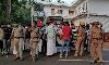 കുഞ്ഞാലിക്കുട്ടിയുടെ രാജി: എസ്ഡിപിഐ ചക്കരക്കുടം പൊട്ടിച്ച് പ്രതിഷേധം