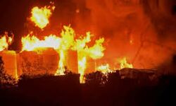 ഡല്‍ഹിയിലെ ചേരിയില്‍ തീപ്പിടുത്തം: 20 കുടിലുകള്‍ കത്തി നശിച്ചു