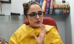 കത്വ കേസ് ദീപിക സിങ് ഏറ്റെടുക്കുന്നത് മുബീന് ഫാറൂഖി വഴിയെന്ന് യൂത്ത് ലീഗ് കത്വ കേസ് ദീപിക സിങ് ഏറ്റെടുക്കുന്നത് മുബീന് ഫാറൂഖി വഴിയെന്ന് യൂത്ത് ലീഗ്