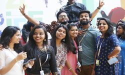 രണ്ടാം ദിനത്തില് പ്രേക്ഷക ഹൃദയം കീഴടക്കി ചുരുളി രണ്ടാം ദിനത്തില് പ്രേക്ഷക ഹൃദയം കീഴടക്കി ചുരുളി