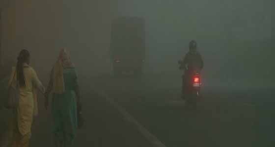 ഡല്‍ഹിയില്‍ കനത്ത പുകമഞ്ഞ്; ദൃശ്യത കുറഞ്ഞു
