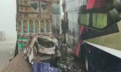 യമുന എക്‌സ്പ്രസ്‌വെയില്‍ ആറ് വാഹനങ്ങള്‍  കൂട്ടിയിടിച്ചു; 12 പേര്‍ക്ക് പരിക്ക്