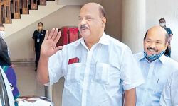 ജോസ് കെ മാണി ജൂനിയര് മാന്ഡ്രേക്ക്; യുഡിഎഫ് വേദിയില് മുഖ്യമന്ത്രിക്ക് നന്ദി പറഞ്ഞ് കാപ്പന് ജോസ് കെ മാണി ജൂനിയര് മാന്ഡ്രേക്ക്; യുഡിഎഫ് വേദിയില് മുഖ്യമന്ത്രിക്ക് നന്ദി പറഞ്ഞ് കാപ്പന്