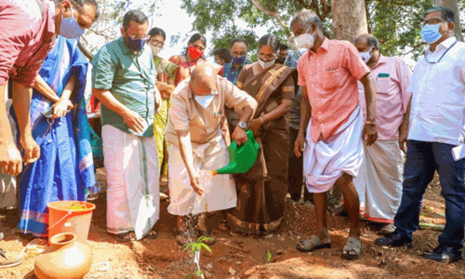 നൂറിനം നാട്ടുമാന്തോപ്പുകള് പദ്ധതിക്ക് തൃശൂരില് തുടക്കമായി -ആദ്യഘട്ടം തൃശൂര്, കണ്ണൂര് ജില്ലകളില് നൂറിനം നാട്ടുമാന്തോപ്പുകള് പദ്ധതിക്ക് തൃശൂരില് തുടക്കമായി -ആദ്യഘട്ടം തൃശൂര്, കണ്ണൂര് ജില്ലകളില്
