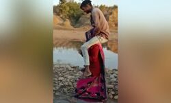 വിവാഹ മോചനത്തിന് ശിക്ഷ: ആദിവാസി യുവതിയെ കൊണ്ട് ഭര്ത്താവിന്റെ ബന്ധുവിനെ തോളിലേറ്റി നടത്തിച്ചു വിവാഹ മോചനത്തിന് ശിക്ഷ: ആദിവാസി യുവതിയെ കൊണ്ട് ഭര്ത്താവിന്റെ ബന്ധുവിനെ തോളിലേറ്റി നടത്തിച്ചു