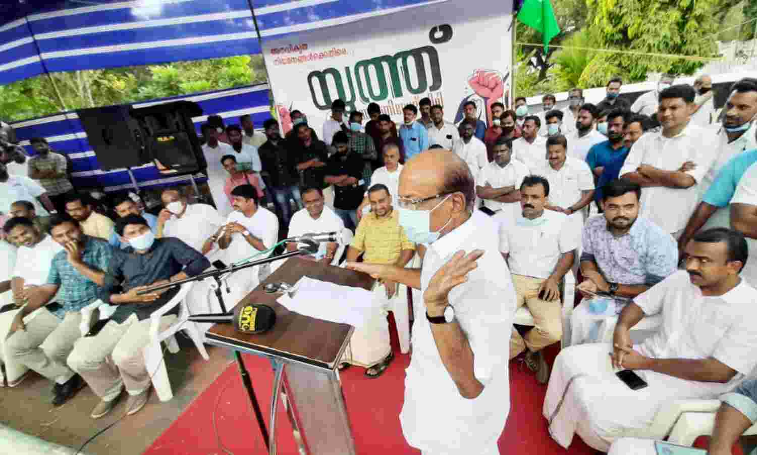 യുഡിഎഫ് വന്നാല് പിന്വാതില് നിയമനങ്ങള് പരിശോധിക്കും: പി കെ കുഞ്ഞാലിക്കുട്ടി യുഡിഎഫ് വന്നാല് പിന്വാതില് നിയമനങ്ങള് പരിശോധിക്കും: പി കെ കുഞ്ഞാലിക്കുട്ടി