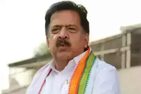 കേരള തീരത്ത് അമേരിക്കന്‍ കമ്പനിക്ക് മല്‍സ്യബന്ധനത്തിന് അനുമതി; 5000 കോടിയുടെ കരാര്‍, അഴിമതി ആരോപണവുമായി ചെന്നിത്തല