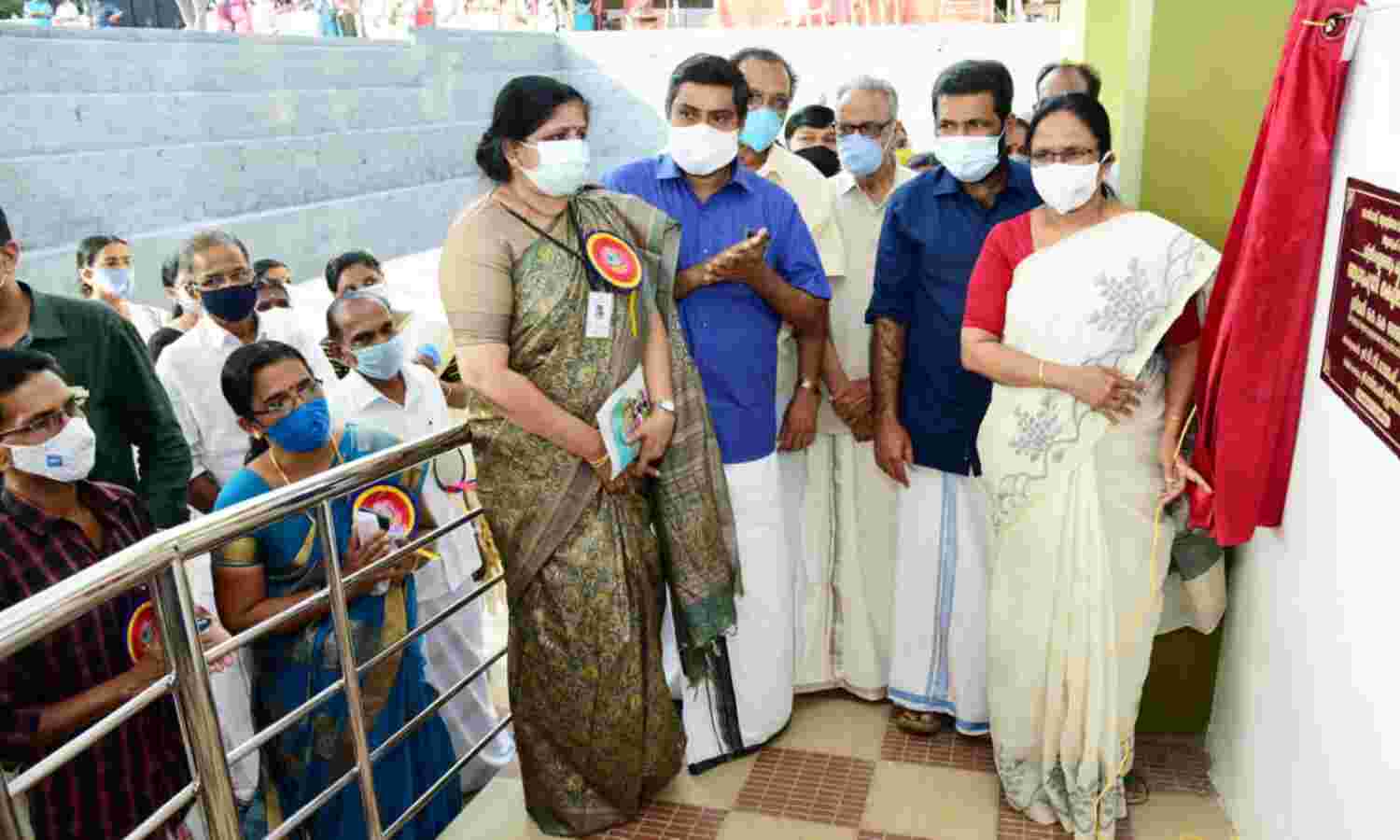 കൊവിഡ് രണ്ടാംഘട്ടത്തിലും കേരളം തോറ്റിട്ടില്ലെന്ന് ആരോഗ്യ മന്ത്രി കെ കെ ശൈലജ കൊവിഡ് രണ്ടാംഘട്ടത്തിലും കേരളം തോറ്റിട്ടില്ലെന്ന് ആരോഗ്യ മന്ത്രി കെ കെ ശൈലജ