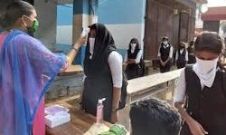 മഹാരാഷ്ട്രയില്‍ 186 വിദ്യാര്‍ഥിക്കള്‍ക്ക് കൊവിഡ്; സ്‌കൂള്‍ പരിസരം  നിയന്ത്രണ മേഖലയായി പ്രഖ്യാപിച്ചു