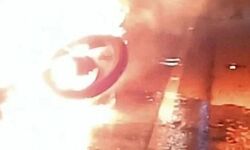 ബൈക്കുകള്‍ കൂട്ടിയിടിച്ച് തീപ്പിടിച്ചു: 3 യുവാക്കള്‍ക്ക് പരുക്ക്