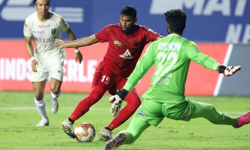 അവസാന മല്‍സരത്തിനും ബ്ലാസ്‌റ്റേഴ്‌സിന് തോല്‍വി; ജയത്തോടെ സെമി ഉറപ്പിച്ച് നോര്‍ത്ത് ഈസ്റ്റ് യുനൈറ്റഡ്