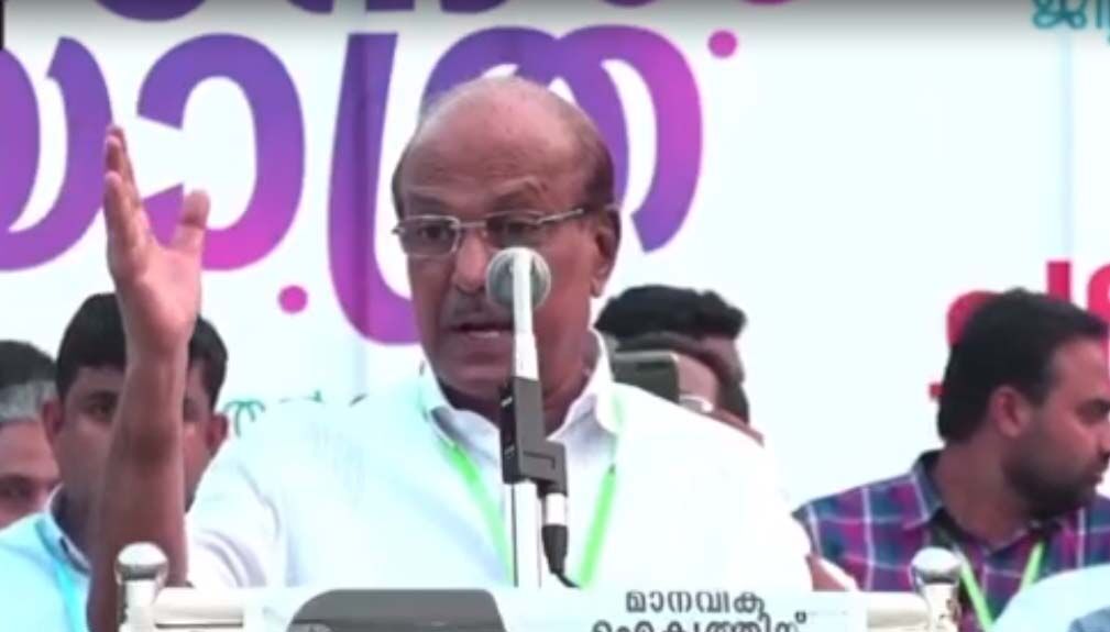 ഞങ്ങളെ ക്ഷണിക്കാന്‍ മാത്രം നിങ്ങളായിട്ടില്ല; ശോഭാ സുരേന്ദ്രന് മറുപടിയുമായി കുഞ്ഞാലിക്കുട്ടി