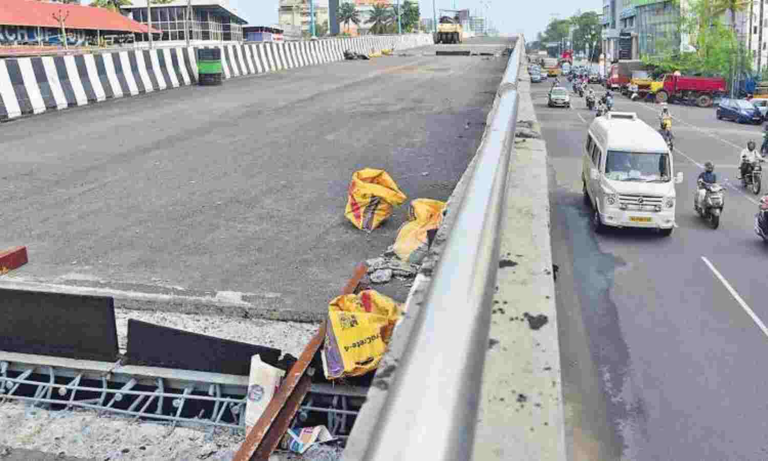 പാലാരിവട്ടം പാലത്തിലെ ഭാരപരിശോധന ഇന്ന് ആരംഭിക്കും പാലാരിവട്ടം പാലത്തിലെ ഭാരപരിശോധന ഇന്ന് ആരംഭിക്കും
