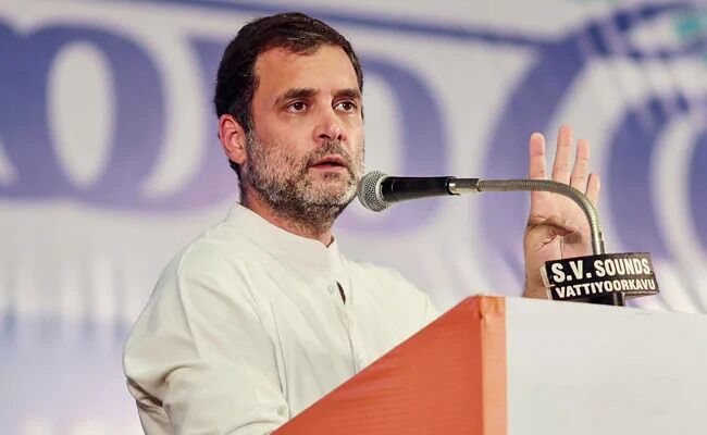 ബ്രിട്ടീഷുകാരെ തിരിച്ചയച്ച പോലെ മോദിയെ നാഗ്പുരിലേക്ക് തിരിച്ചയക്കും: രാഹുല് ബ്രിട്ടീഷുകാരെ തിരിച്ചയച്ച പോലെ മോദിയെ നാഗ്പുരിലേക്ക് തിരിച്ചയക്കും: രാഹുല്