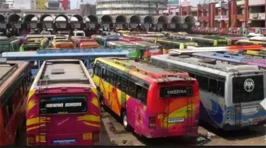 നാളെ വാഹന പണിമുടക്ക്; കെഎസ്ആര്ടിസിയും സ്വകാര്യ ബസ്സുകളും നിരത്തിലിറങ്ങില്ല, പരീക്ഷകള് മാറ്റി നാളെ വാഹന പണിമുടക്ക്; കെഎസ്ആര്ടിസിയും സ്വകാര്യ ബസ്സുകളും നിരത്തിലിറങ്ങില്ല, പരീക്ഷകള് മാറ്റി