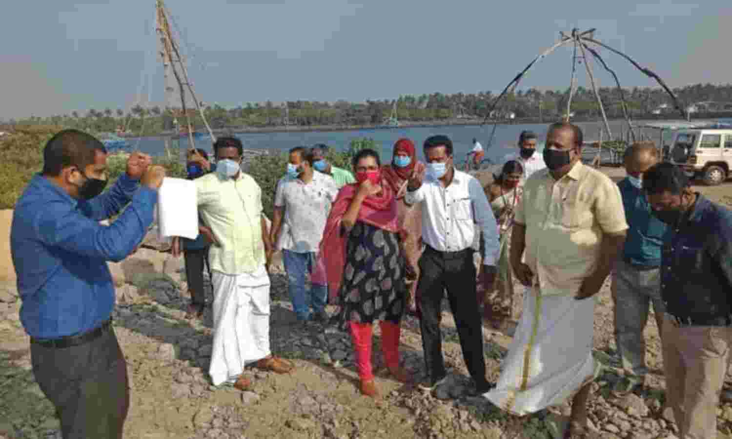 അഴീക്കോട് മുനമ്പം പാലം: ഫിഷറീസ് വകുപ്പ് ഭൂമി വിട്ട് നല്കും അഴീക്കോട് മുനമ്പം പാലം: ഫിഷറീസ് വകുപ്പ് ഭൂമി വിട്ട് നല്കും