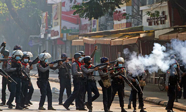 പ്രതിഷേധക്കാരെ കൊല്ലുന്നത് നിര്ത്തൂ; മ്യാന്മര് സൈന്യത്തോട് യുഎന് പ്രതിഷേധക്കാരെ കൊല്ലുന്നത് നിര്ത്തൂ; മ്യാന്മര് സൈന്യത്തോട് യുഎന്