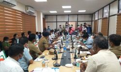 തിരഞ്ഞെടുപ്പ്: ചെക്ക് പോസ്റ്റുകളിലും ജില്ലാ അതിര്ത്തികളിലും പരിശോധന കര്ശനമാക്കും തിരഞ്ഞെടുപ്പ്: ചെക്ക് പോസ്റ്റുകളിലും ജില്ലാ അതിര്ത്തികളിലും പരിശോധന കര്ശനമാക്കും