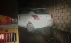 വിഴിഞ്ഞത്ത് കയറ്റം കയറവെ ചരക്കുലോറി പിന്നോട്ടുരുണ്ടു; അപകടത്തില്‍പ്പെട്ട് കാറുകളും ഓട്ടോറിക്ഷയും