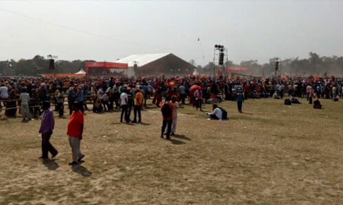 മോദിയുടെ കൊല്‍ക്കത്ത റാലി നടന്നത് ഒഴിഞ്ഞ മൈതാനത്ത്; കോണ്‍ഗ്രസ്- ഇടത് റാലിക്കെത്തിയത് ഇതിലും വലിയ ജനക്കൂട്ടം