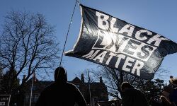 ജോര്‍ജ്ജ് ഫ്‌ളോയ്ഡ് വധം; പോലിസുകാരന്റെ വിചാരണ ഇന്ന് തുടങ്ങും: മിനിയാപൊളിസില്‍ വീണ്ടും ബളാക് ലിവ്‌സ് മാറ്റര്‍ ഉയരുന്നു