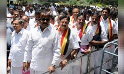 എന്‍ഡിഎ വിട്ടത് പടക്കം പൊട്ടിച്ച് ആഘോഷിച്ച് ഡിഎംഡികെ പ്രവര്‍ത്തകര്‍