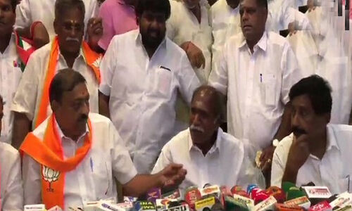 തിരഞ്ഞെടുപ്പ്: പോണ്ടിച്ചേരിയില് എന്ആര് കോണ്ഗ്രസ്, ബിജെപി, എഐഎഡിഎംകെ സഖ്യം തിരഞ്ഞെടുപ്പ്: പോണ്ടിച്ചേരിയില് എന്ആര് കോണ്ഗ്രസ്, ബിജെപി, എഐഎഡിഎംകെ സഖ്യം