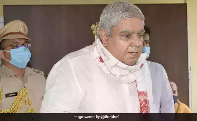 അക്രമത്തില്‍ പരുക്കേറ്റ മമത ബാനര്‍ജിയെ ഗവര്‍ണര്‍ സന്ദര്‍ശിച്ചു: പ്രതിഷേധവുമായി തൃണമൂല്‍ പ്രവര്‍ത്തകര്‍