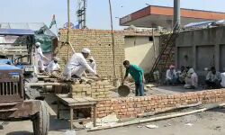 സമരം ചെയ്യുന്ന കര്‍ഷകര്‍ക്കുവേണ്ടി ഡല്‍ഹി അതിര്‍ത്തിയില്‍ സ്ഥിരംവീടുകള്‍ നിര്‍മിക്കുന്നു; എന്‍ഡിഎ സര്‍ക്കാര്‍ സ്ഥാനമൊഴിയും വരെ സമരംതുടരുമെന്ന് നരേന്ദ്ര ടിക്കായത്ത്