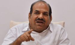 ഭാര്യ വിനോദിനിക്ക് കസ്റ്റംസ് ഇതുവരെ നോട്ടീസ് അയച്ചിട്ടില്ലെന്ന് കോടിയേരി ഭാര്യ വിനോദിനിക്ക് കസ്റ്റംസ് ഇതുവരെ നോട്ടീസ് അയച്ചിട്ടില്ലെന്ന് കോടിയേരി