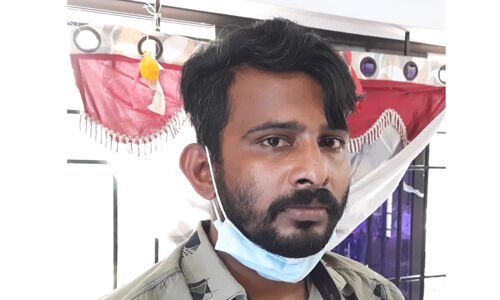 കേരളത്തിലേക്ക് ആയിരക്കണക്കിന് കിലോ കഞ്ചാവ് കടത്തിയ പ്രതി പിടിയില് കേരളത്തിലേക്ക് ആയിരക്കണക്കിന് കിലോ കഞ്ചാവ് കടത്തിയ പ്രതി പിടിയില്