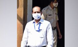 മുകേഷ് അംബാനിയുടെ വസതിക്കു സമീപം സ്‌ഫോടകവസ്തു: അറസ്റ്റിലായ പോലിസുകാരനെ സസ്‌പെന്‍ഡ് ചെയ്തു