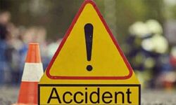 കല്‍പ്പറ്റയില്‍ ലോറിയിടിച്ചുതകര്‍ന്ന ബഹുനിലക്കെട്ടിടം പൊളിച്ചുനീക്കി