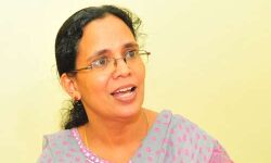 കെ കെ രമ സിപിഎമ്മിന്റെ കൊലക്കത്തി രാഷ്ട്രീയത്തിനെതിരേയുള്ള പ്രതീകമെന്ന് രമേശ് ചെന്നിത്തല കെ കെ രമ സിപിഎമ്മിന്റെ കൊലക്കത്തി രാഷ്ട്രീയത്തിനെതിരേയുള്ള പ്രതീകമെന്ന് രമേശ് ചെന്നിത്തല